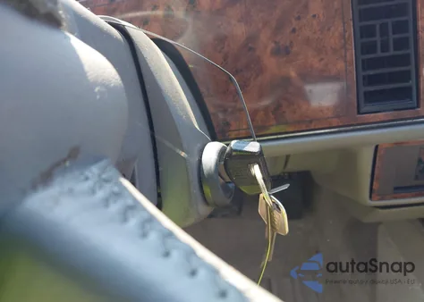 1993 Buick Regal Gran Sport from USA, damaged, VIN 2G4WF14L0P1465309